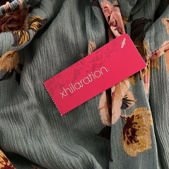 Xhilaration Xhileration Floral Off-Shoulder Romper - Picture 7 of 9